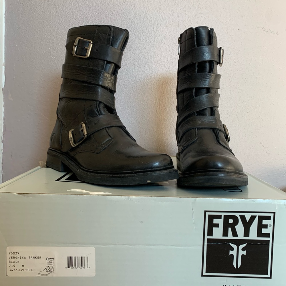 Frye Veronica Tanker Boots Black 7.5